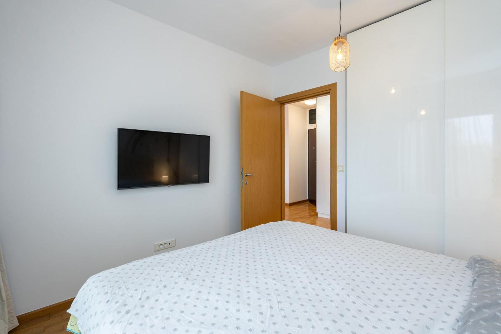 Lazynest - Modern Apartment With Parking & Balcony Bucarest Extérieur photo