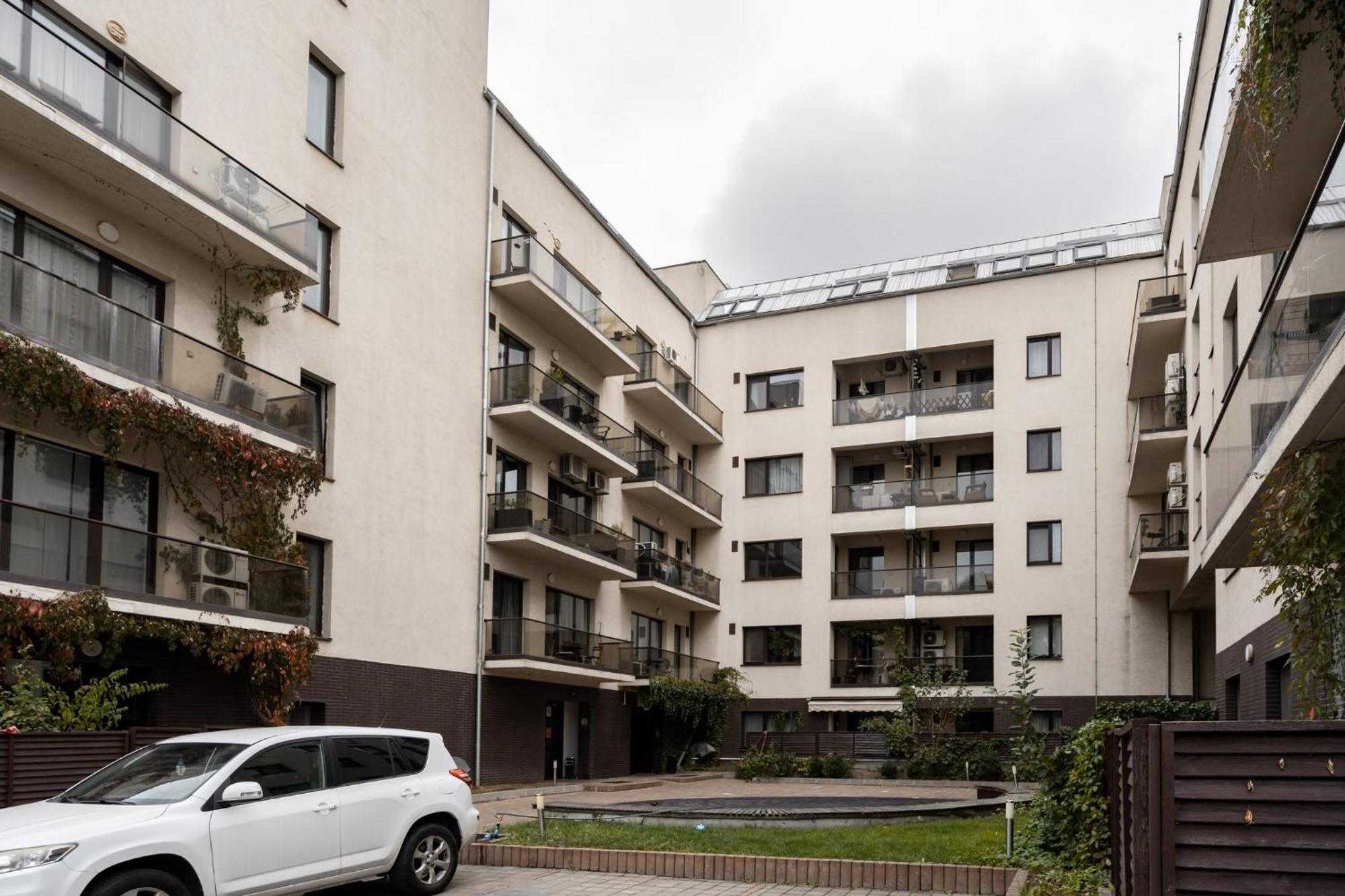 Lazynest - Modern Apartment With Parking & Balcony Bucarest Extérieur photo